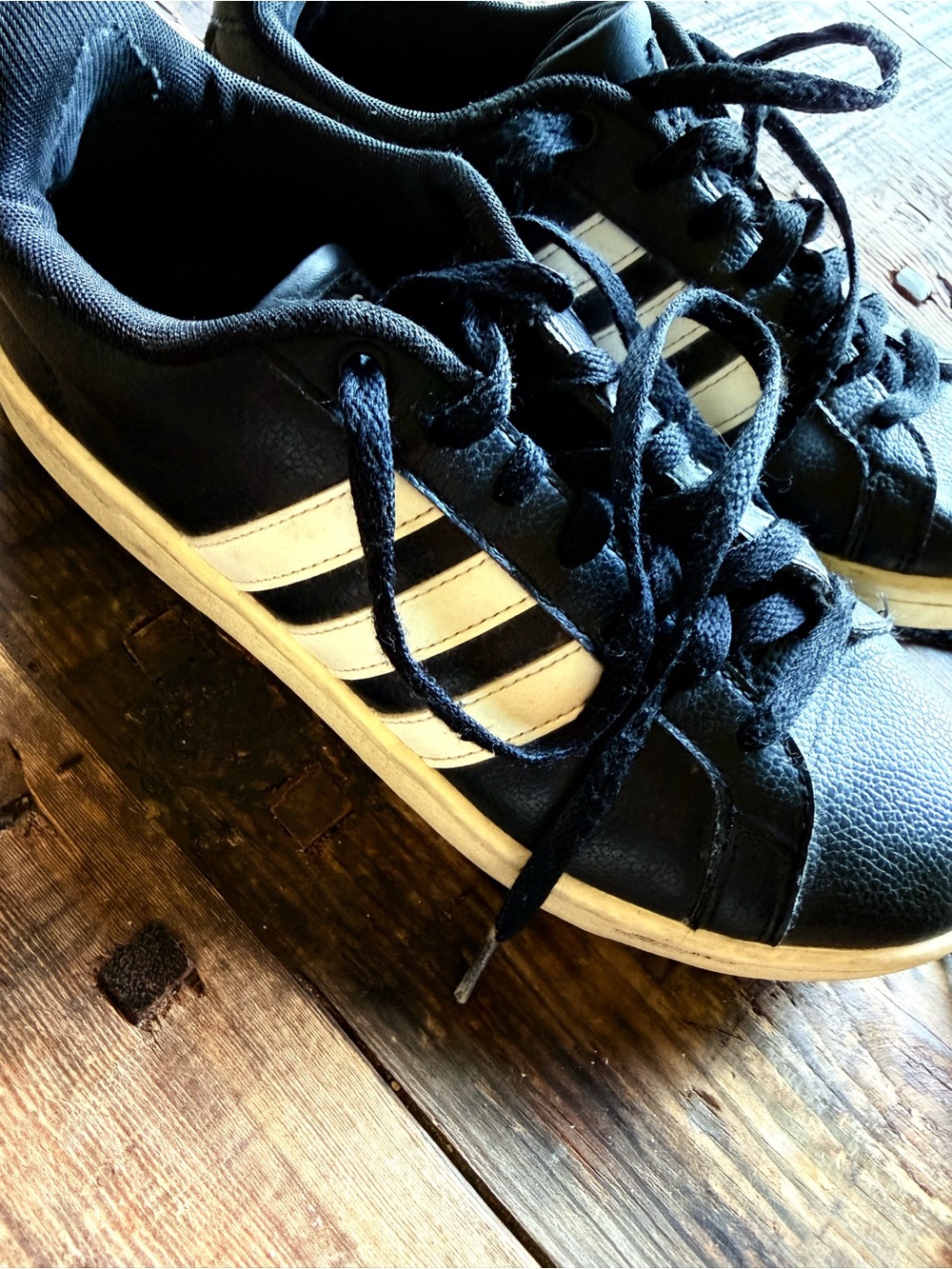 Womens adidas sneakers size 8.5